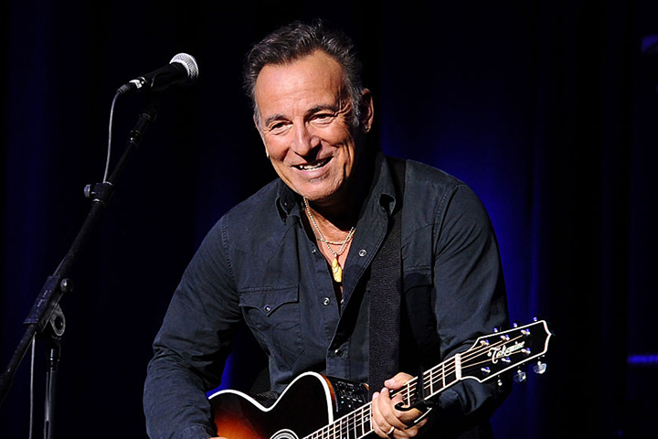 NEW YORK, NY - NOVEMBER 10:  Musician Bruce Springsteen performs on stage at the New York Comedy Festival and the Bob Woodruff Foundation's 9th Annual Stand Up For Heroes Event on November 10, 2015 in New York City.  (Photo by Ilya S. Savenok/Getty Images for Academy of Motion Picture Arts and Science)